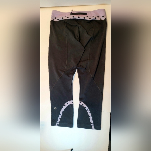 Lululemon Run: Inspire Crop II Blac /Lilac /High Noon Dot Lilac/ size 8 - Picture 8 of 12
